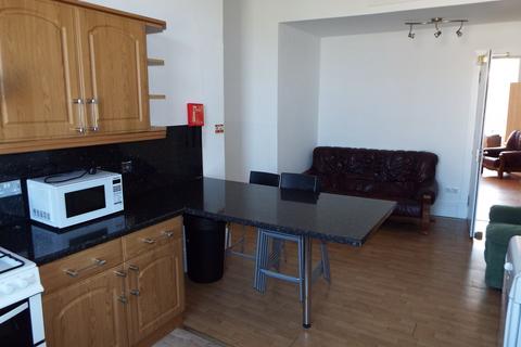 5 bedroom flat to rent, Grant Street, Woodlands G3
