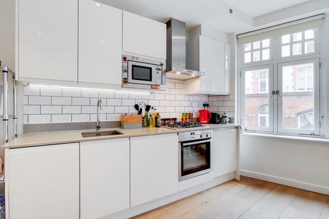 Studio to rent, Rose Street, Covent Garden WC2