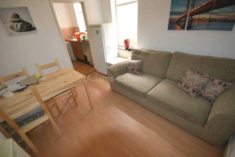 1 bedroom in a house share to rent, Basingstoke Road, Reading