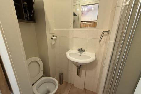 Studio to rent, Shelley Gardens, Law, Dundee, DD3