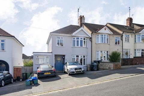 3 bedroom semi-detached house to rent, Aylesbury Crescent, Bedminster