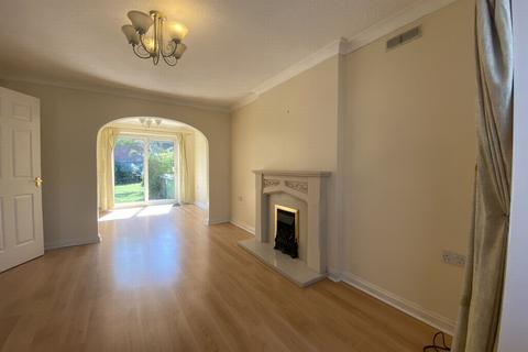 4 bedroom detached house to rent, Fludes Court, Oadby, LE2
