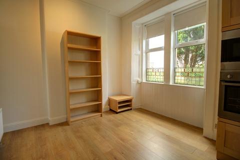 1 bedroom flat to rent, 3B Golfhill, Ramoyle, Dunblane